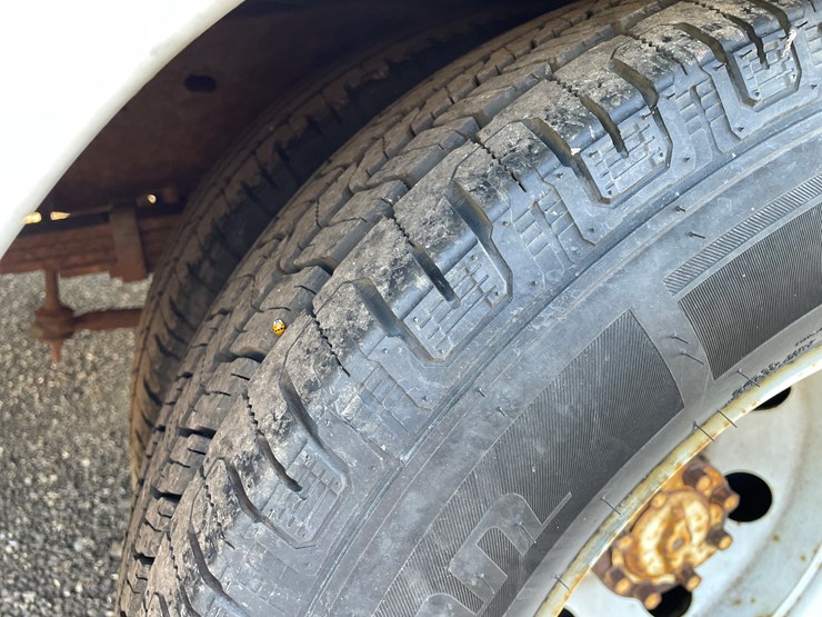 2001-ford-transit-image-12