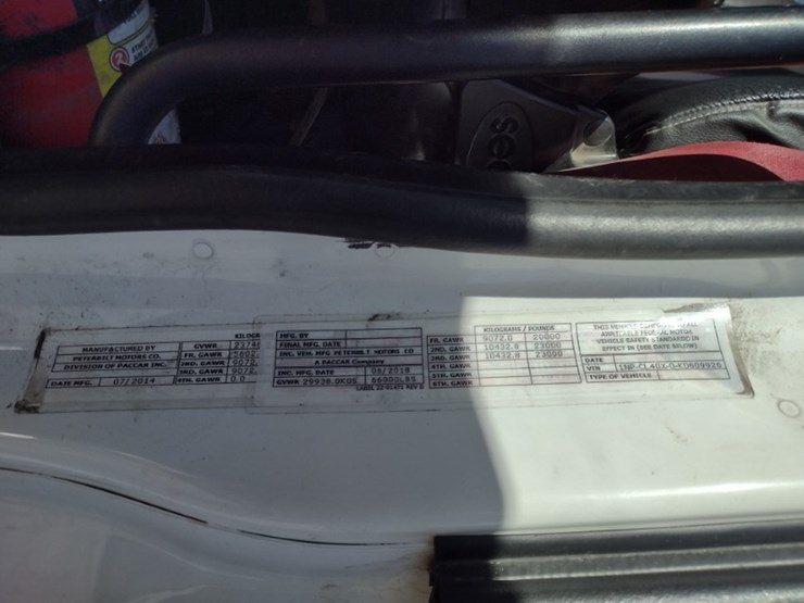 peterbilt-567-image-7