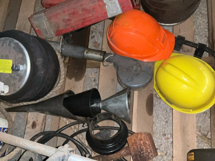 #554-•-trucker-safety-supplies-and-tools-image-9