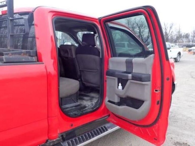 ford-f350-xlt-image-48