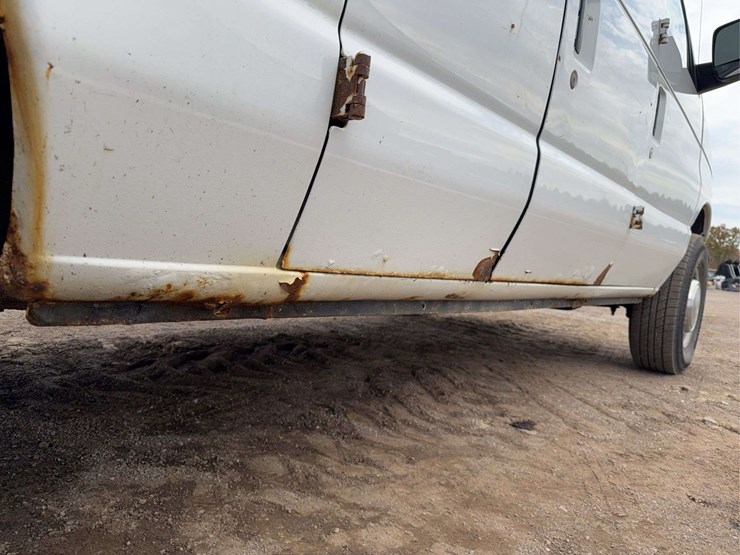 2005-ford-econovan-image-11