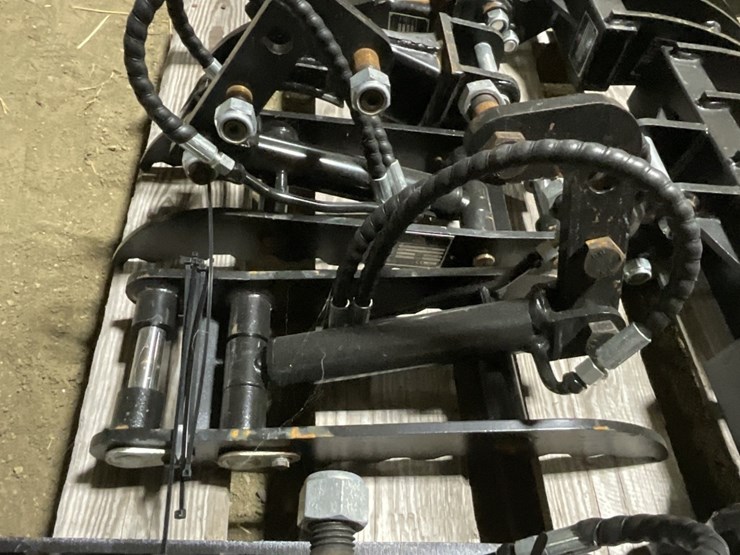 mini-excavator-hydraulic-thumb-image-2