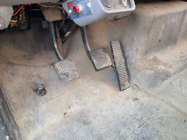 1998-ford-f800-image-32