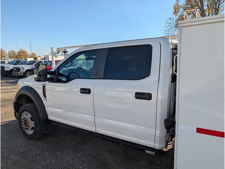 2017-ford-f550-image-12