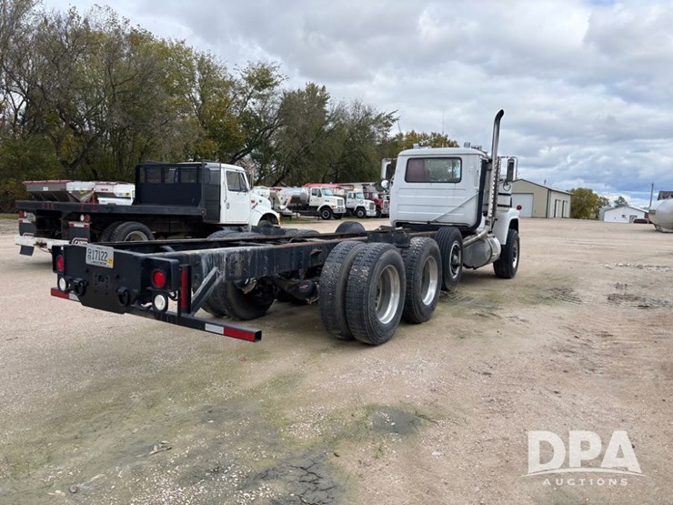 1986-mack-rd686-image-7