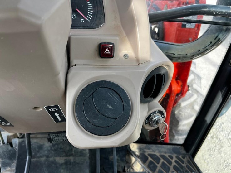 kubota-m7040hdc-image-26