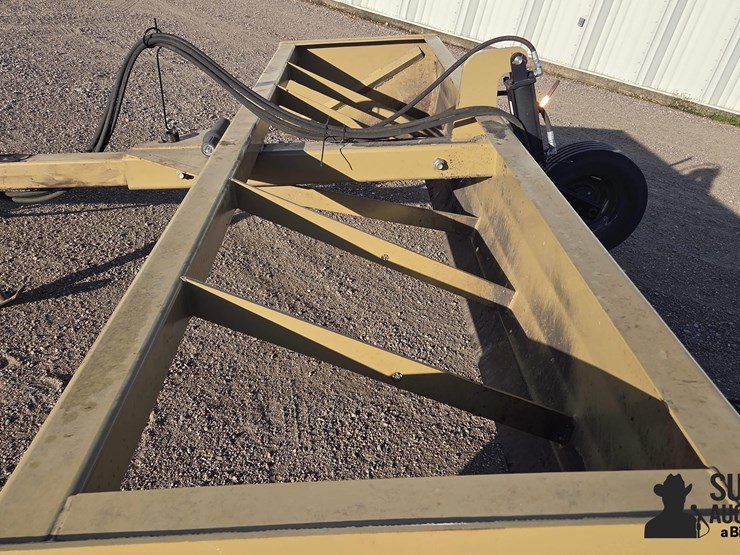 land-pride-bb4512-image-10