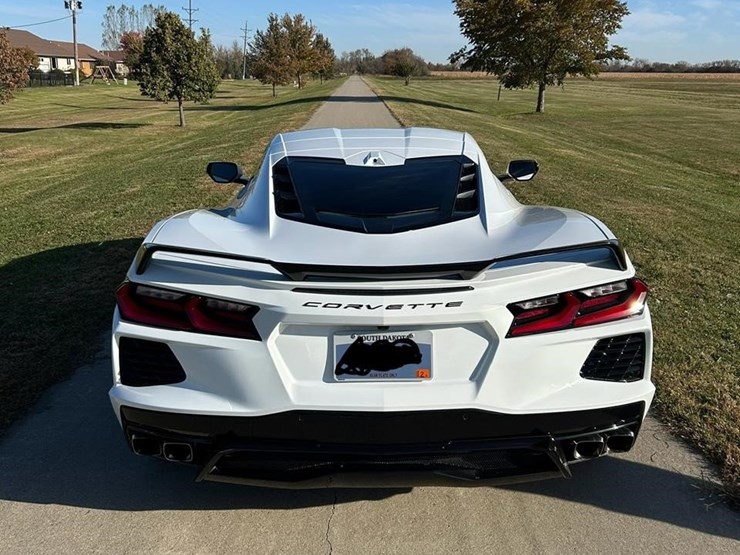 2021-chevrolet-corvette-image-12