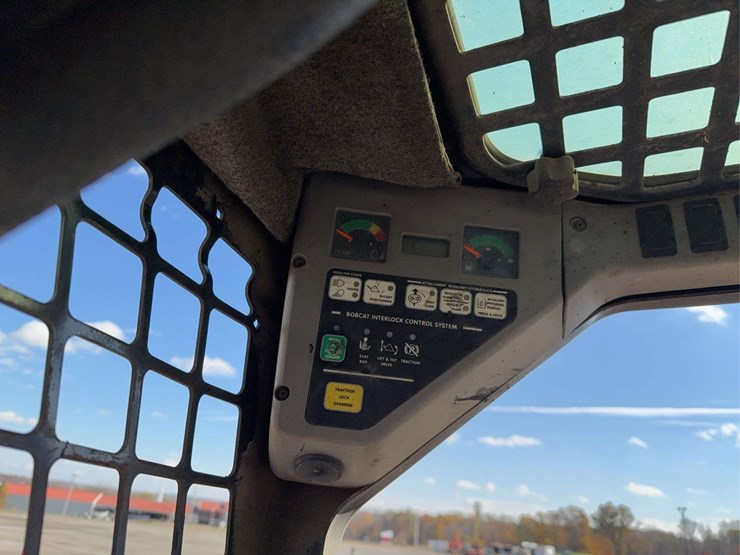 bobcat-s220-image-22