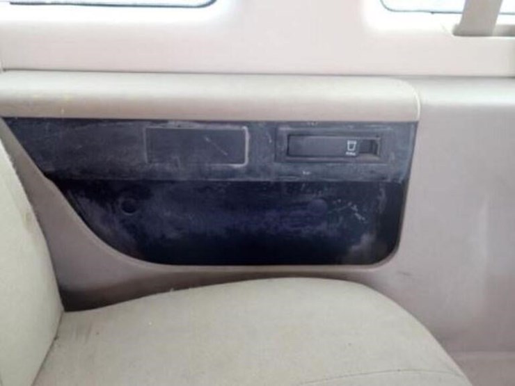 2010-ford-e350-xlt-image-44