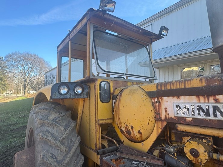 minneapolis-moline-g1000-image-24