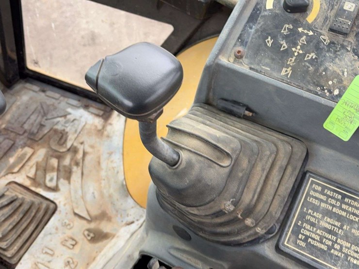 caterpillar-416c-image-32