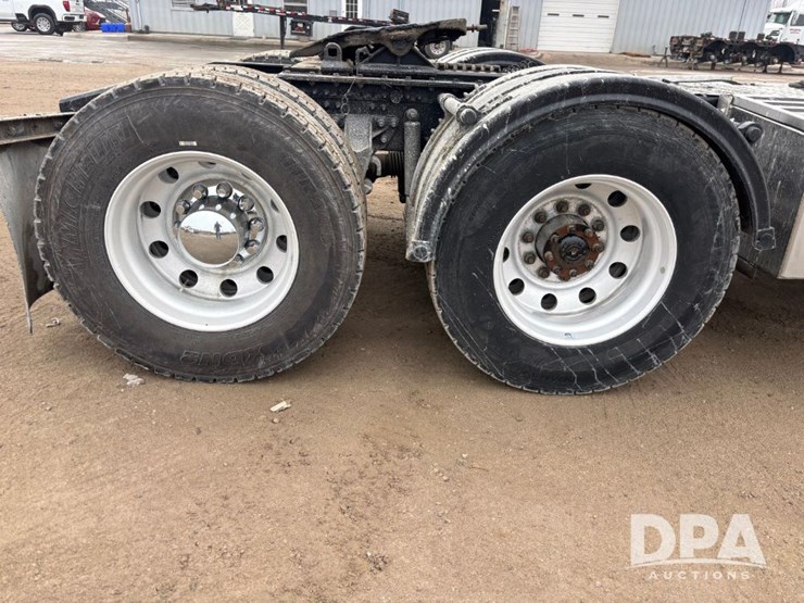 2017-mack-pinnacle-chu613-image-38