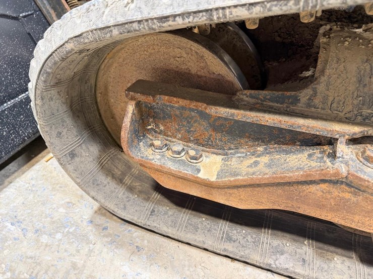 2022-bobcat-t770-image-13