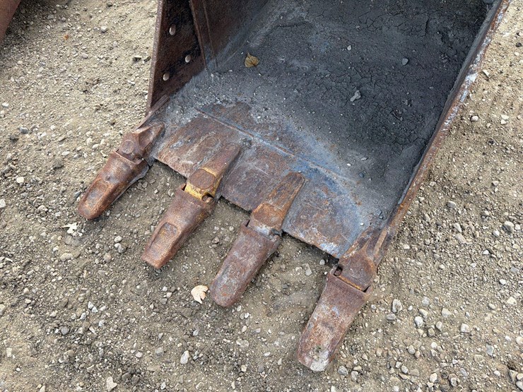 excavator-frost-bucket-image-2