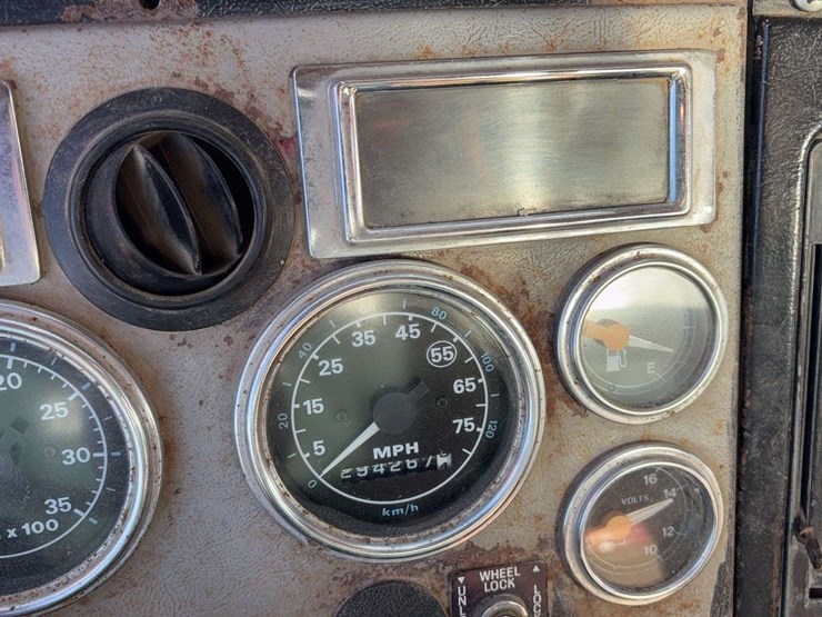 1995-ford-ltl9000-image-35