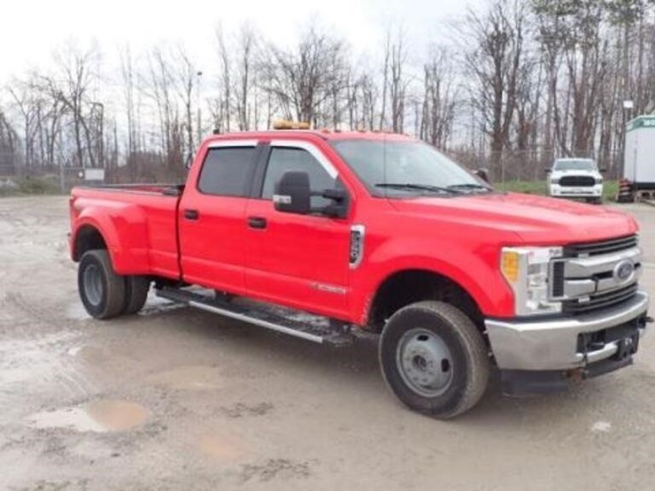 ford-f350-xlt-image-3