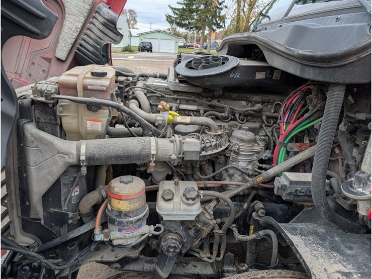 freightliner-cascadia-125-image-19