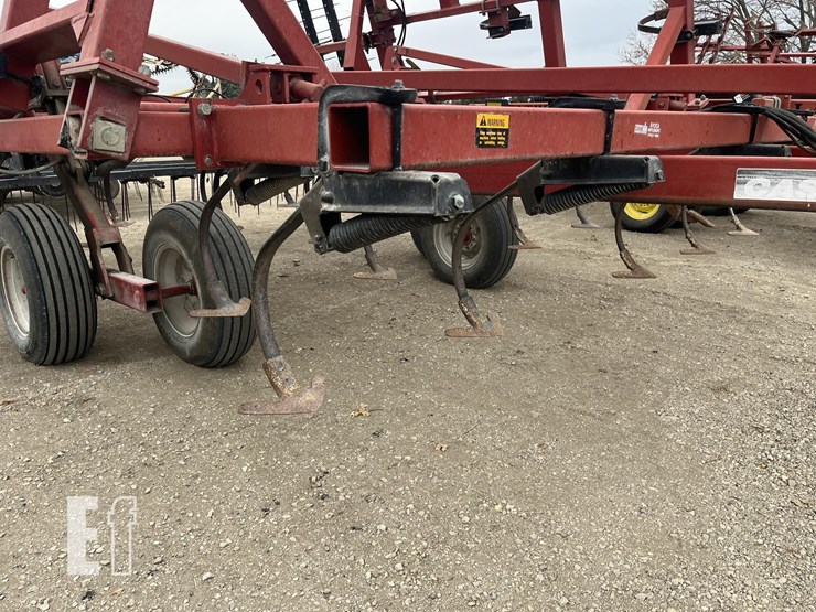 case-ih-4300-image-2