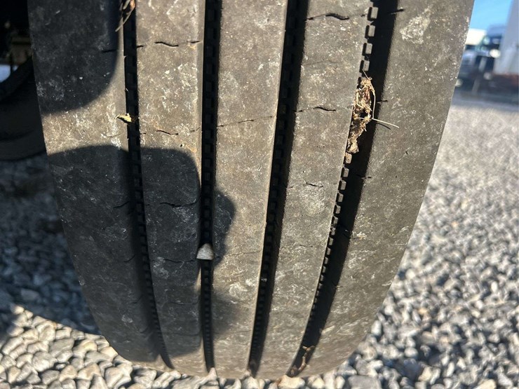 2006-freightliner-mt55-image-10