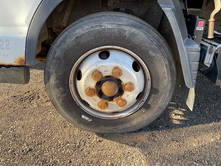 #1072-•-2012-mitsubishi-canter-fe160-cab-over-diesel-box-truck-(has-wi-title)-image-9