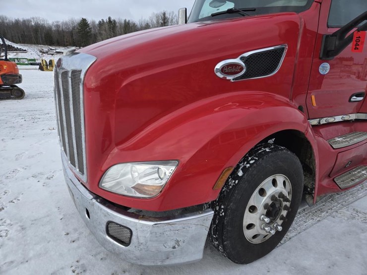 2017-peterbilt-579-image-9