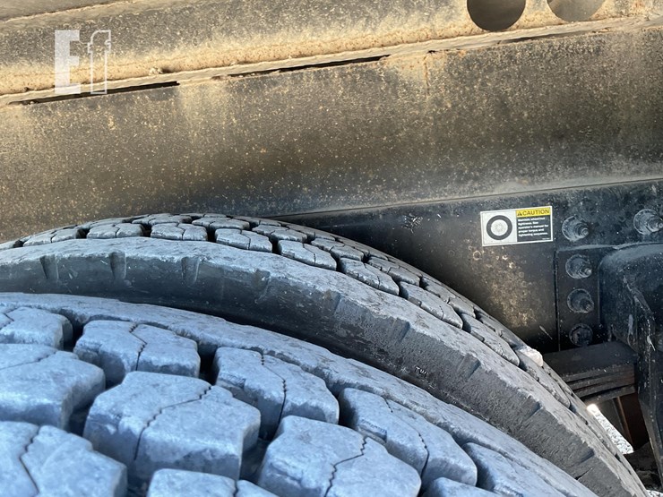 peterbilt-337-image-26