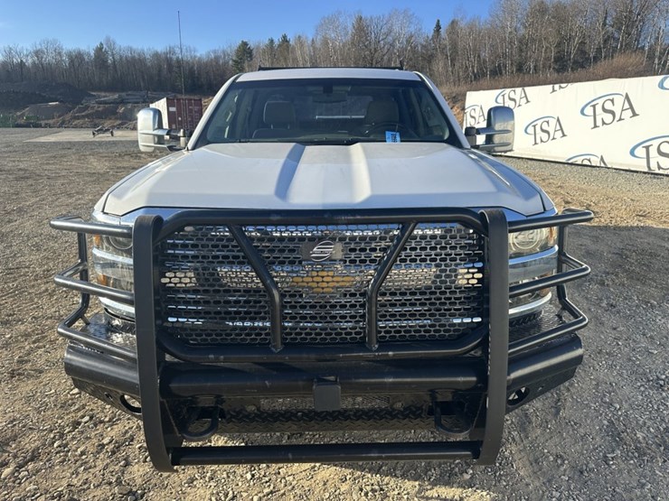 2015-chevrolet-silverado-2500hd-image-8