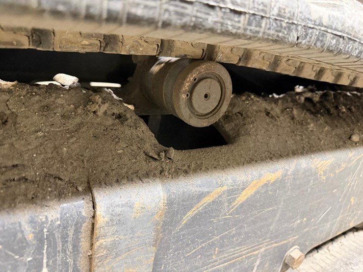 2022-case-cx37c-image-18