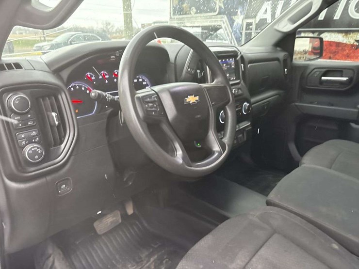 2024-chevrolet-1500-image-21