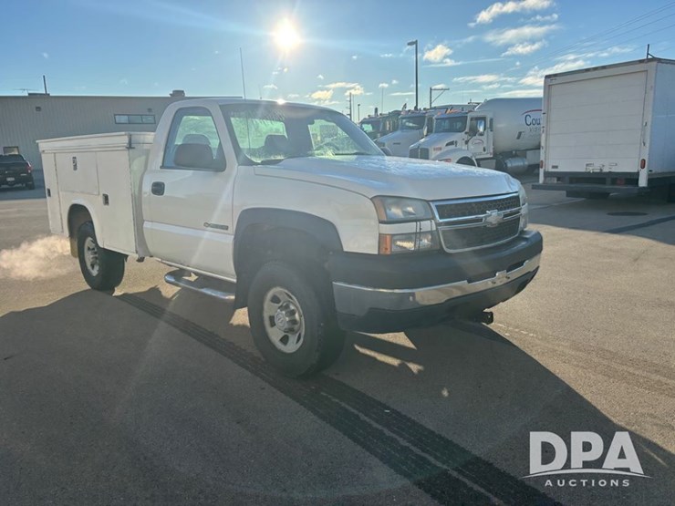 chevrolet-2500hd-image-16