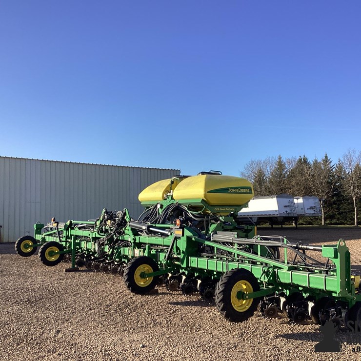 2011 JOHN DEERE DR18