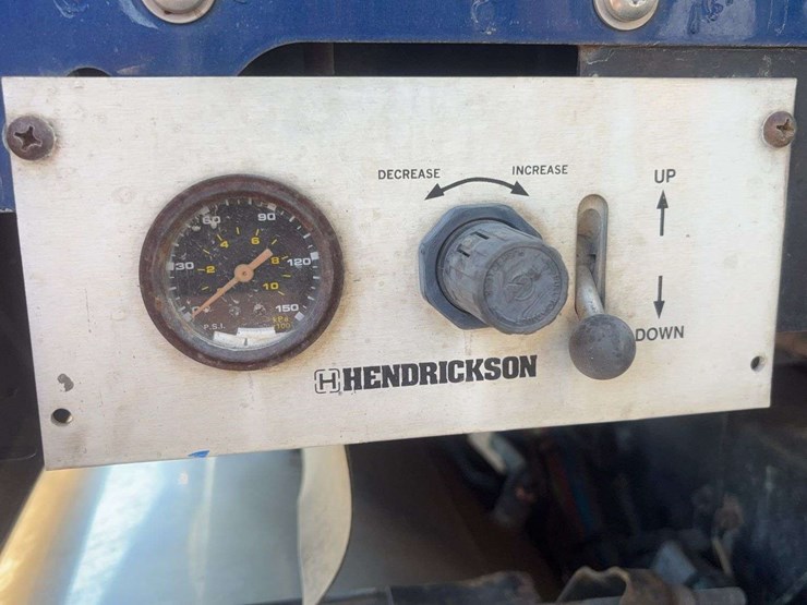 2010-international-lf517-lone-star-dump-truck-image-71