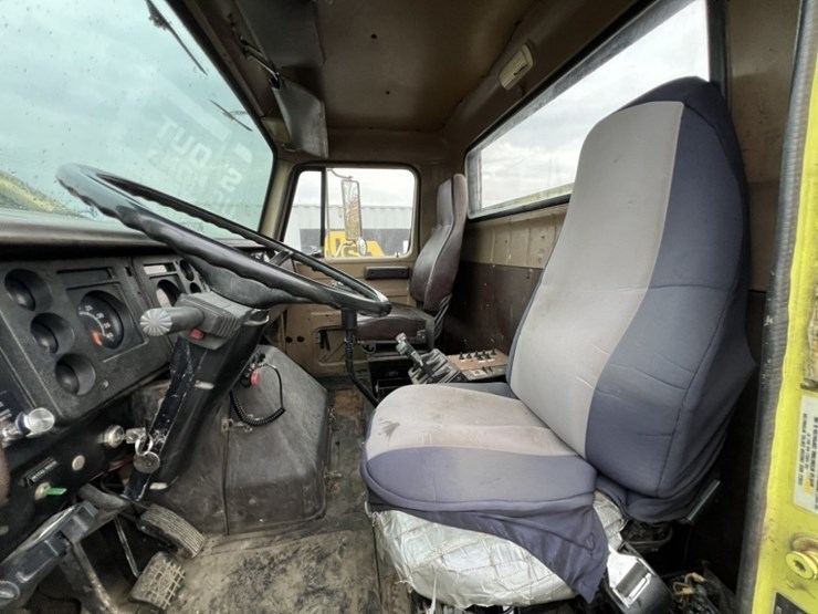 1986-international-1954-s/a-truck-tractor-image-23