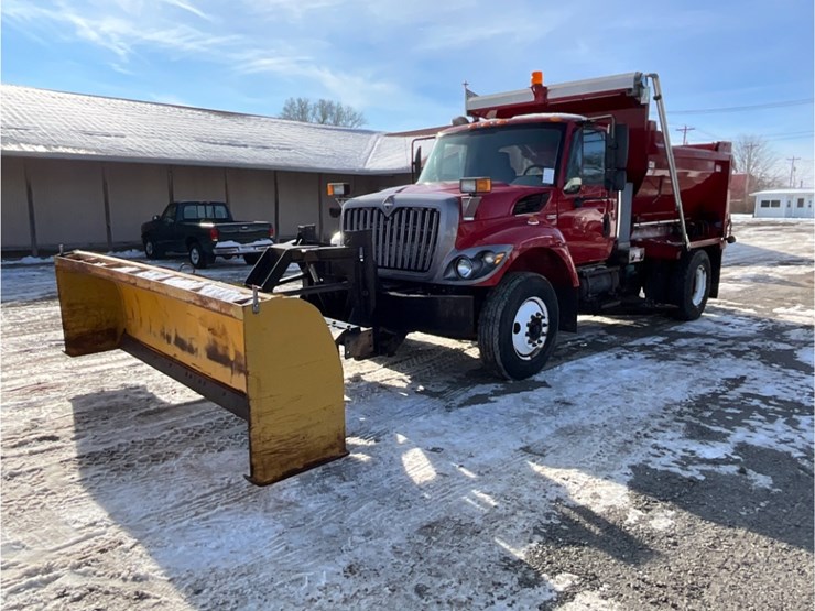 international-7400-image-1