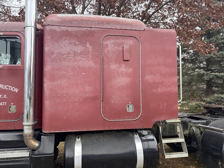 1988-peterbilt-377-image-9
