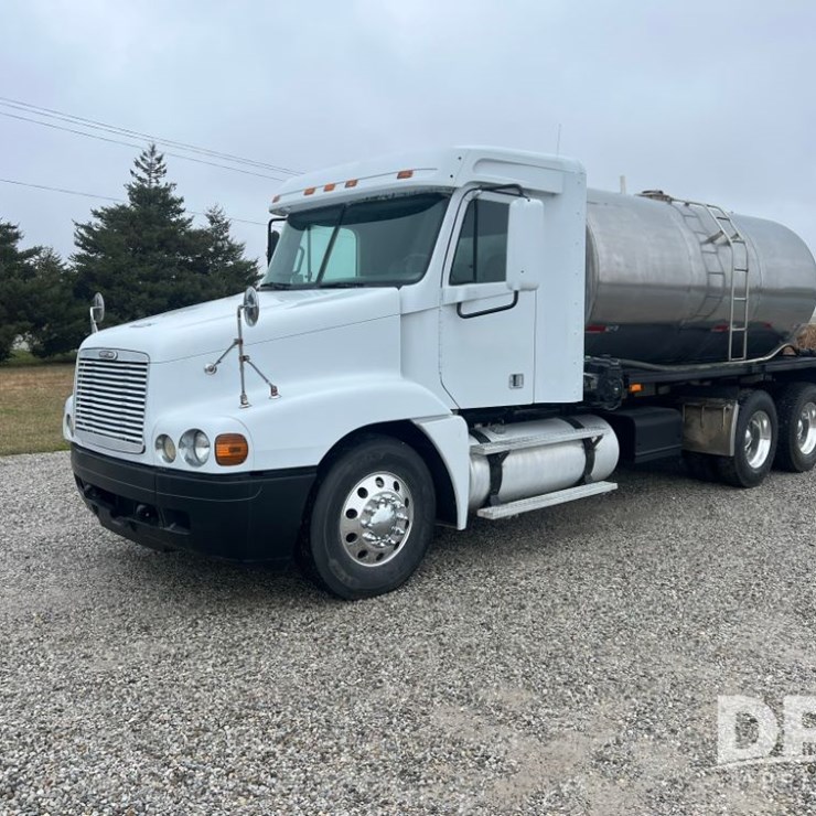 1999 FREIGHTLINER FLC120
