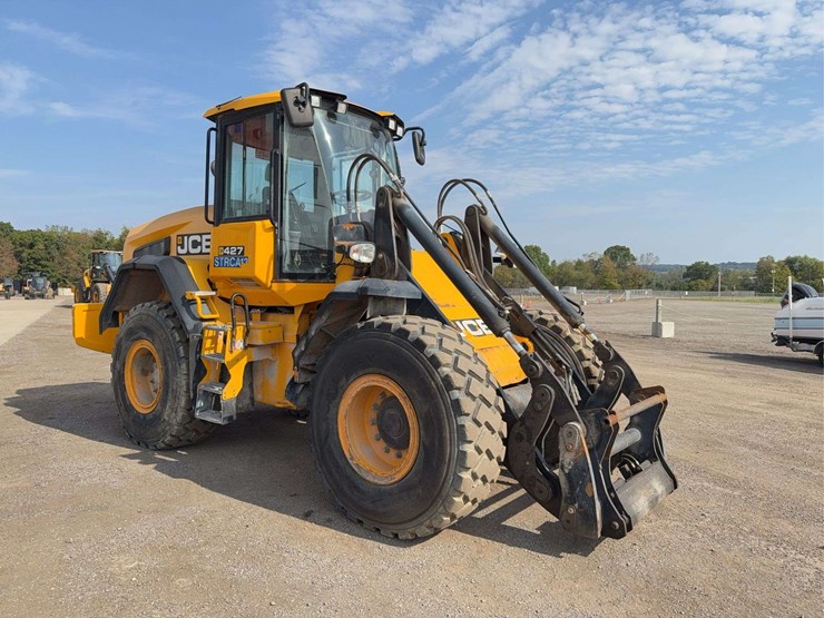 jcb-427ht-image-2