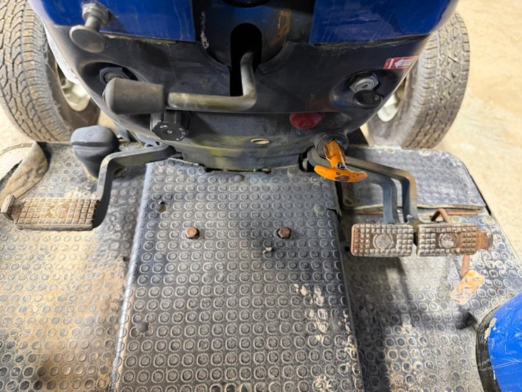 new-holland-tb110-image-24