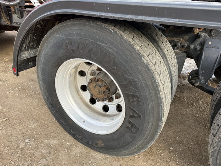 2019-freightliner-cascadia-125-image-9