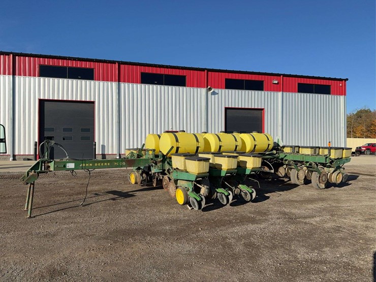 john-deere-7000-image-1