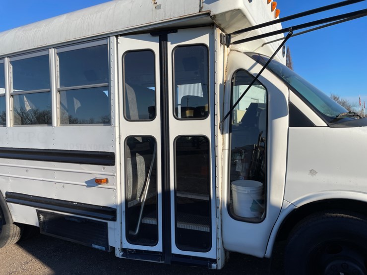 #1071-•-1999-chevy-short-bus-(has-wi-title)-image-19