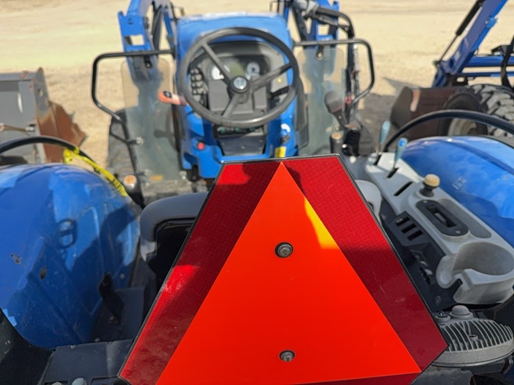 new-holland-workmaster-105-image-35