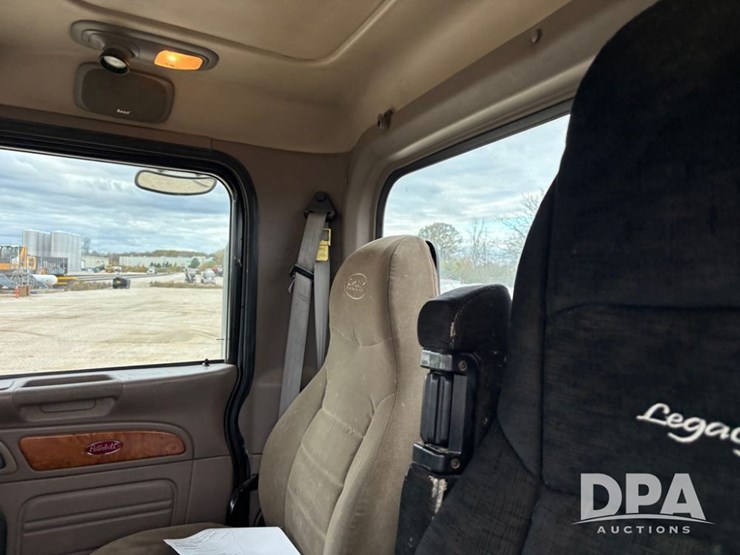 peterbilt-378-image-82