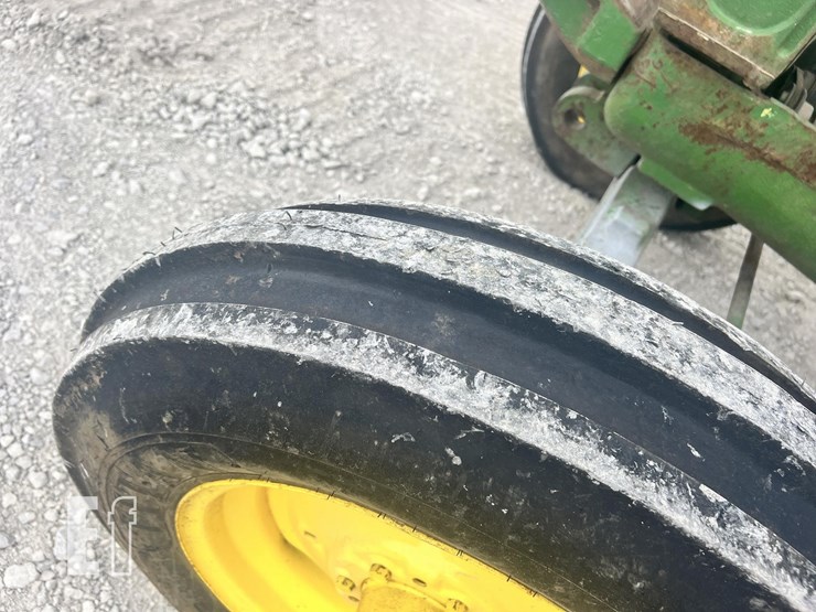 john-deere-830-image-14