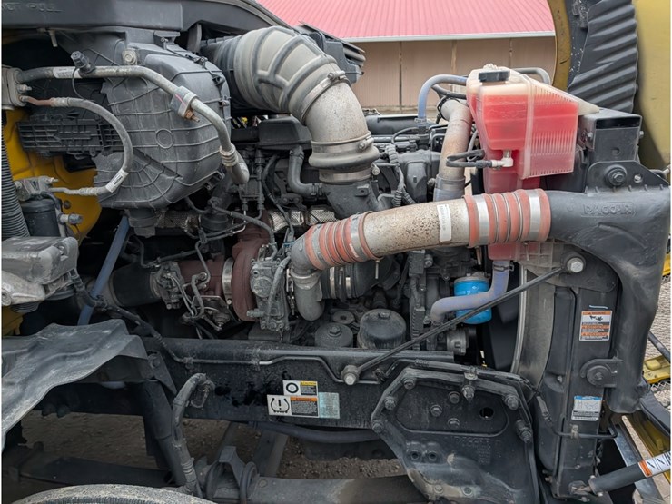 2020-kenworth-t880-image-17