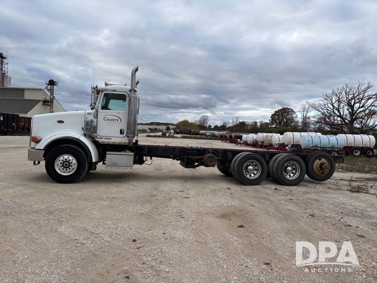 peterbilt-378-image-24