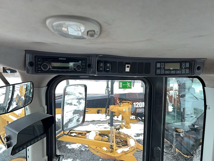 2015-doosan-dl200-3-image-24