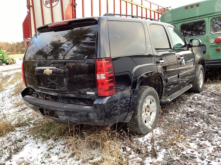 chevrolet-tahoe-image-4