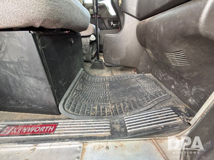 2014-kenworth-t660-image-67